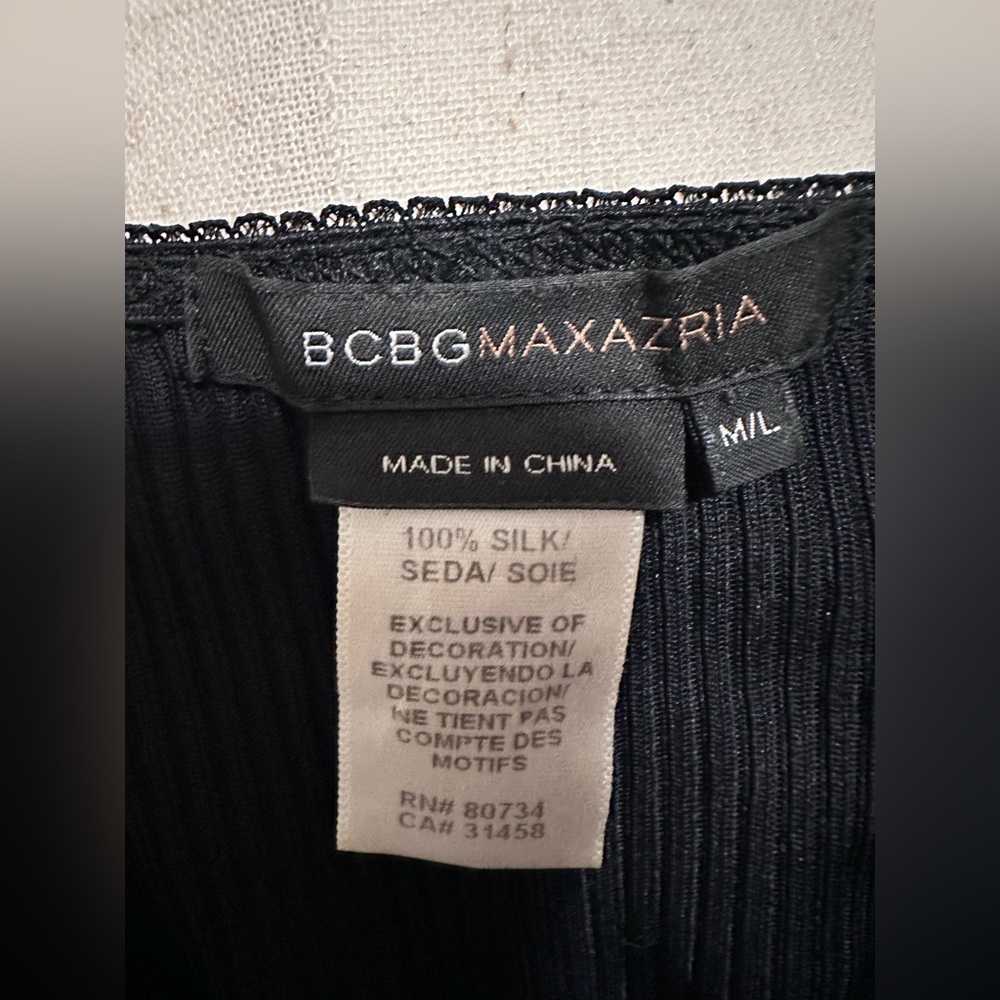BCBGMaxAzria Ribbed Silk Tank Top. Size: M/L - Picture 4 of 4